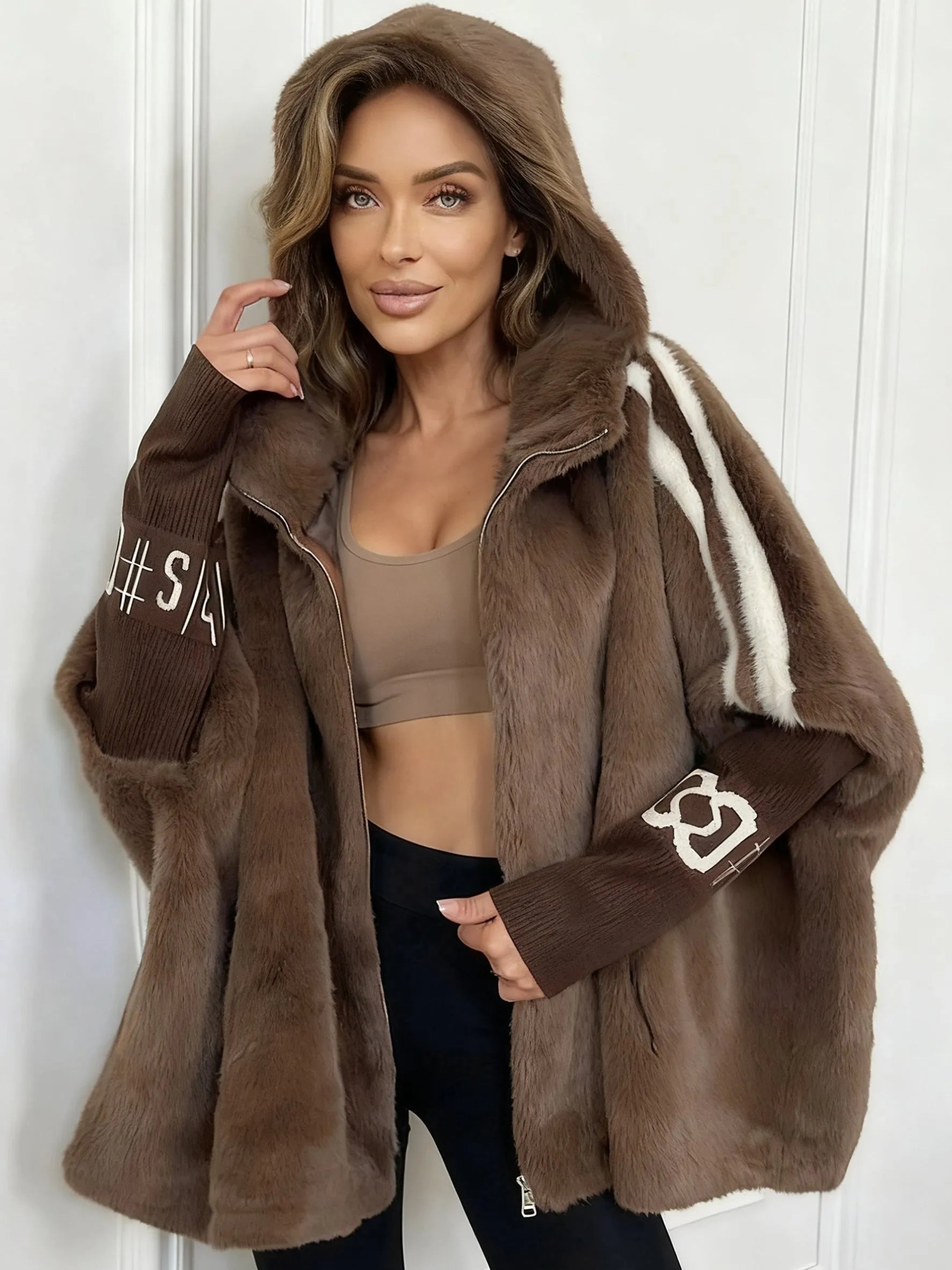 Aaliyah – Abrigo oversize de piel sintética con capucha