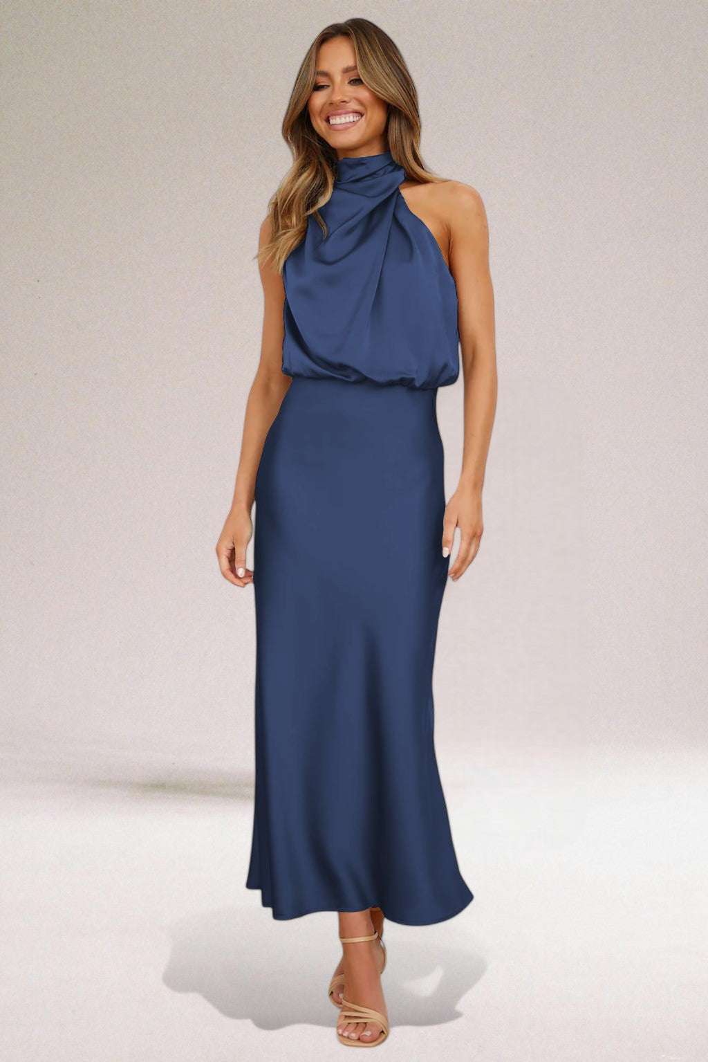Flavia - Elegante vestido de satén con escote americano