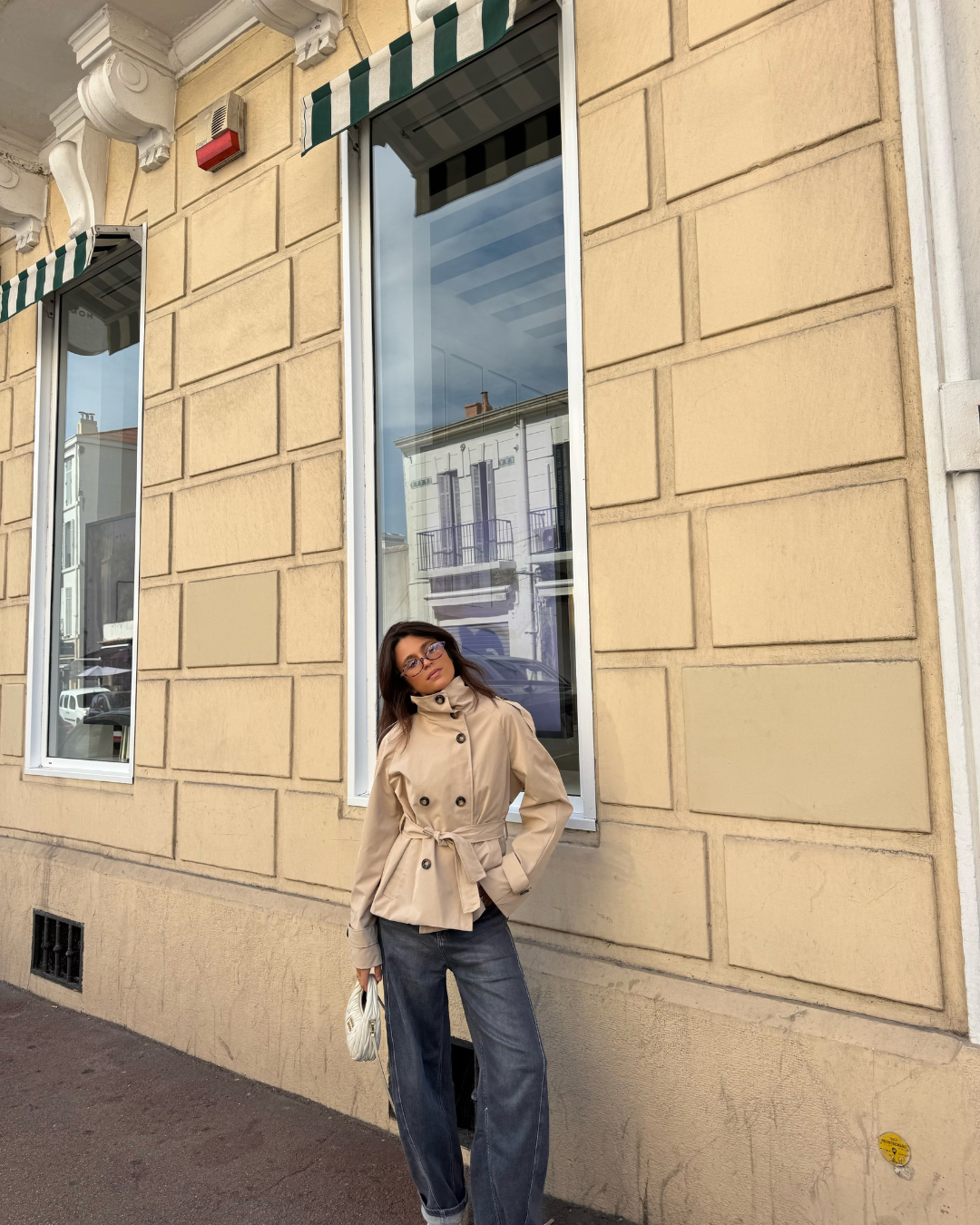 Millie – Trench corto para una elegancia otoñal sin esfuerzo