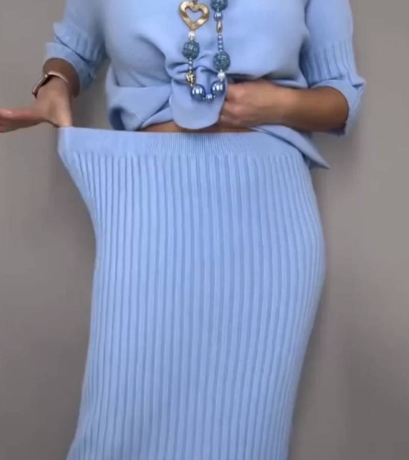 Aisha – Conjunto de dos piezas de punto con falda midi de canalé