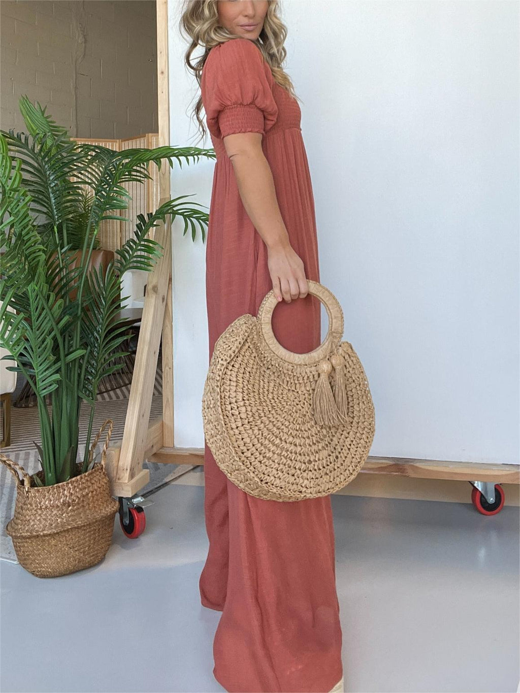 Laura - Mono de mujer con escote cuadrado
