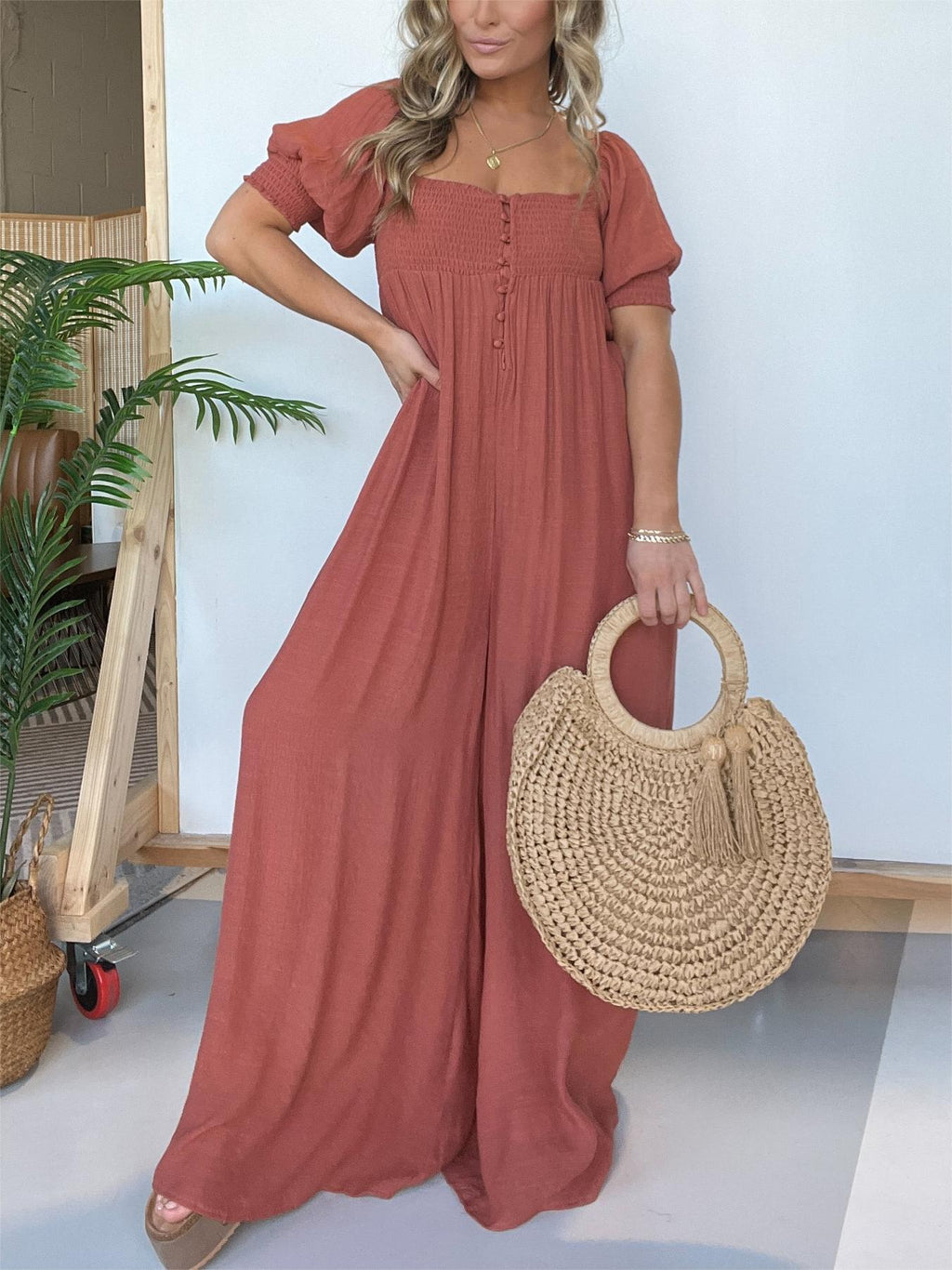 Laura - Mono de mujer con escote cuadrado