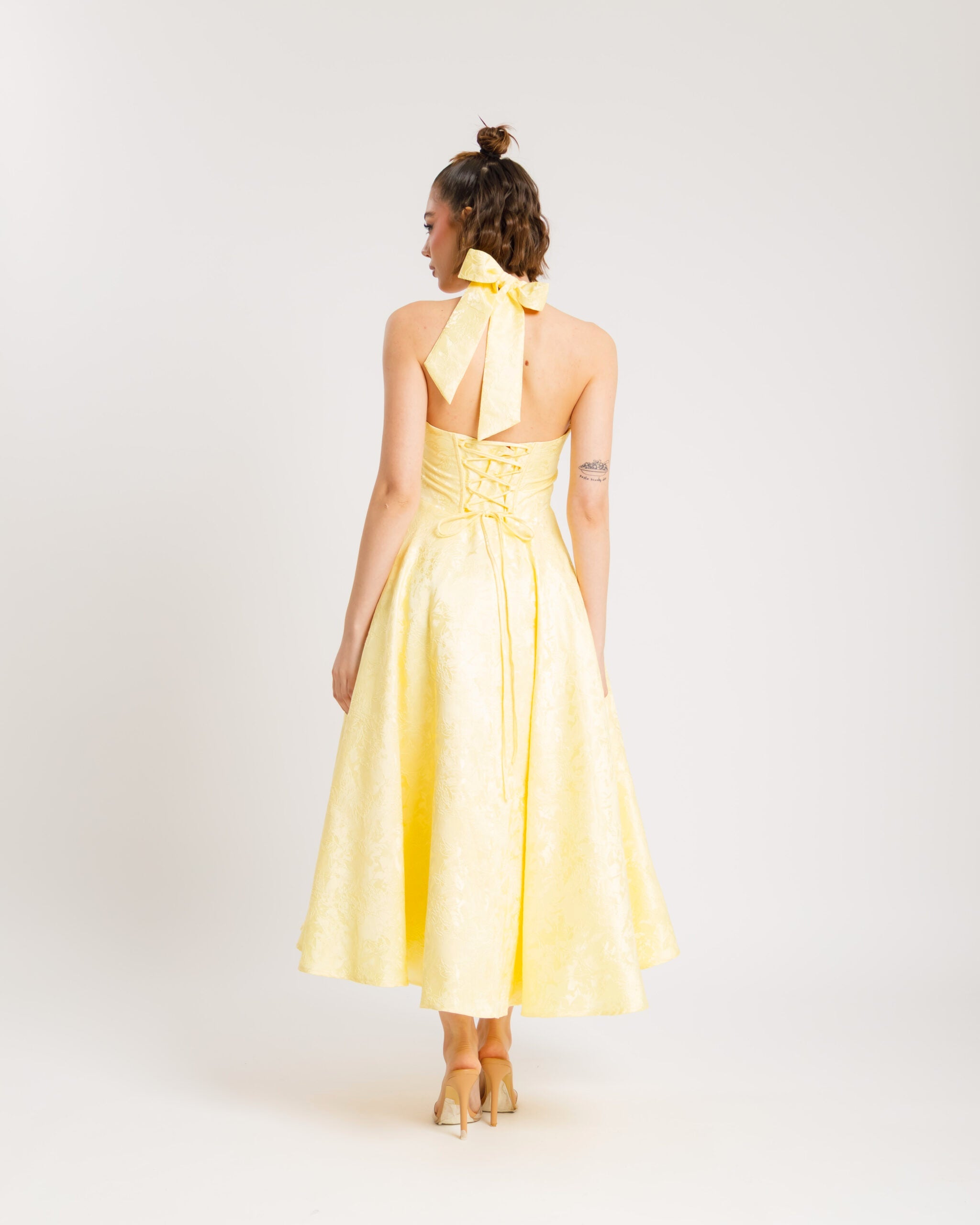 Chiara – Vestido midi amarillo