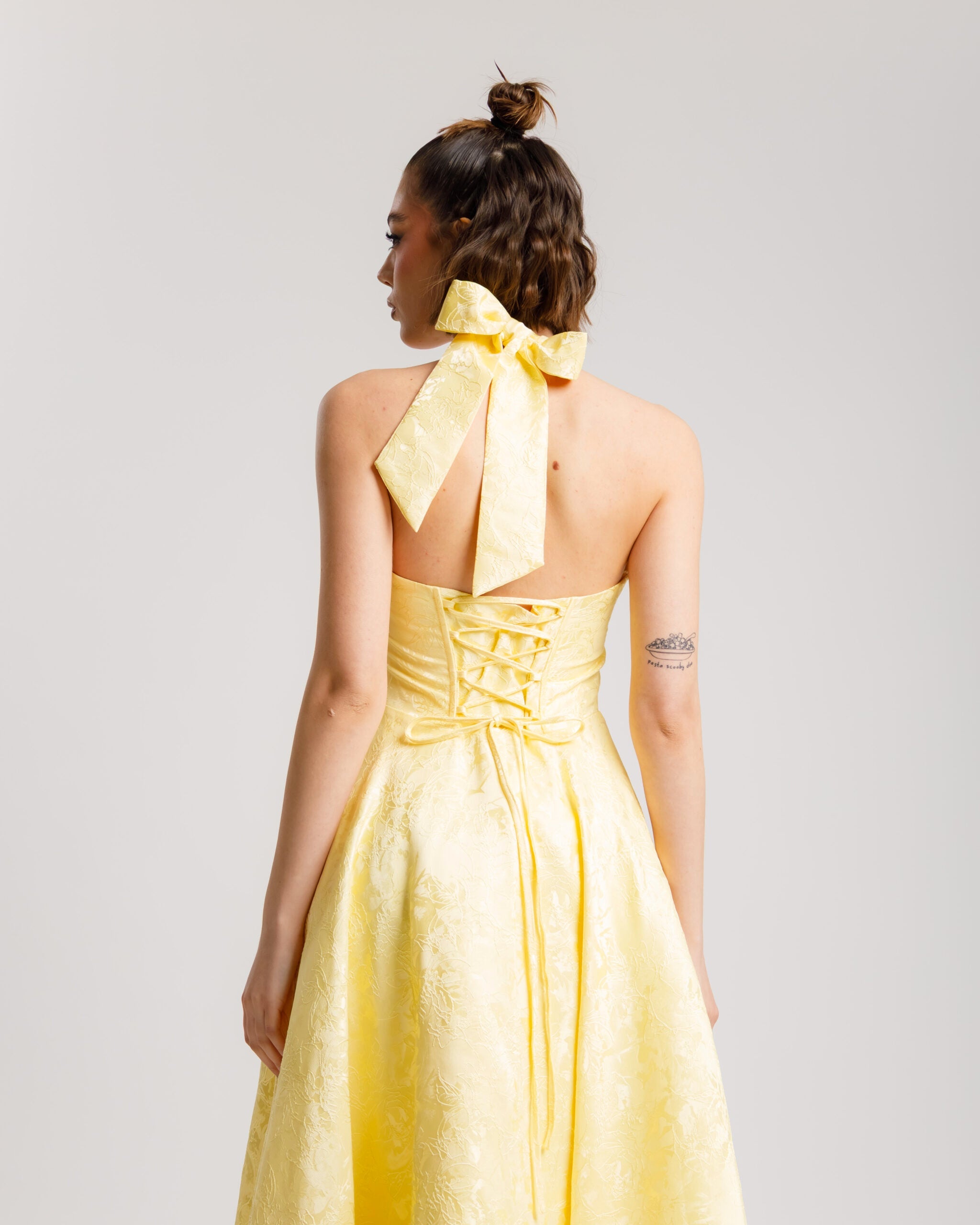Chiara – Vestido midi amarillo