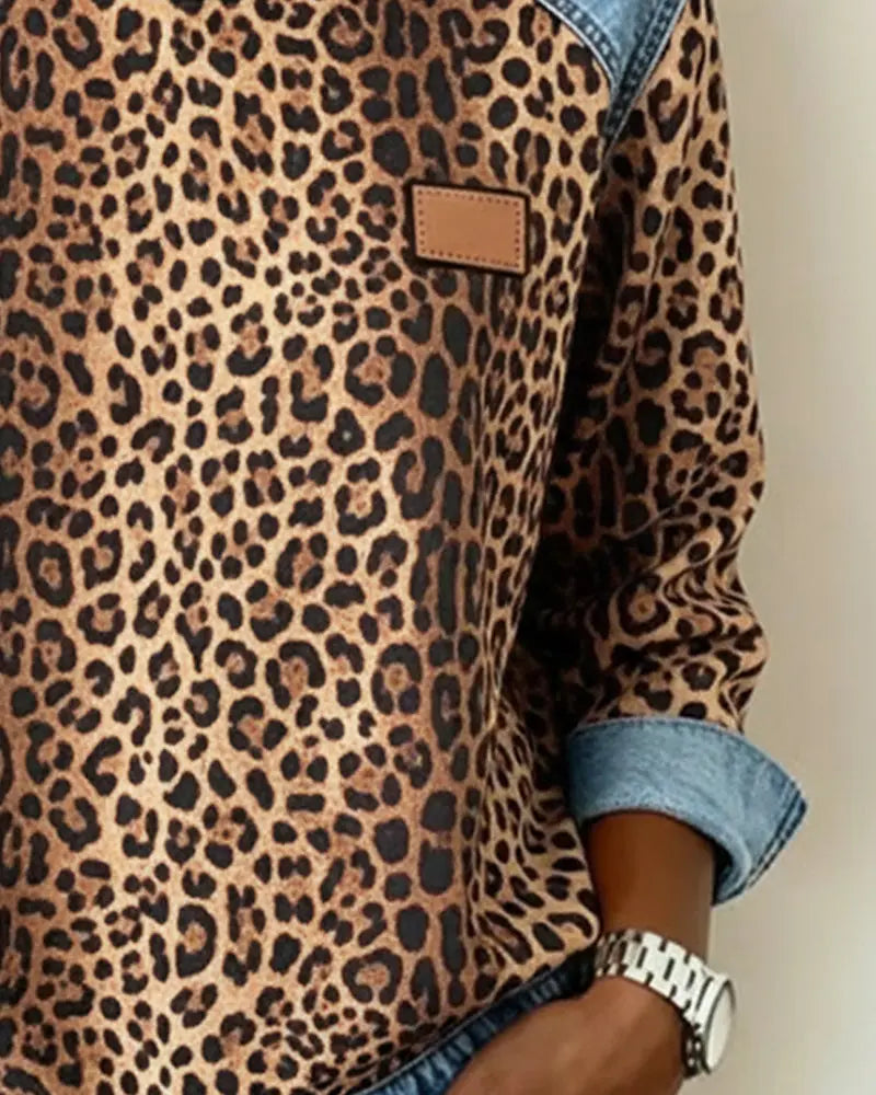 Suéter de denim patchwork con estampado de leopardo Lena