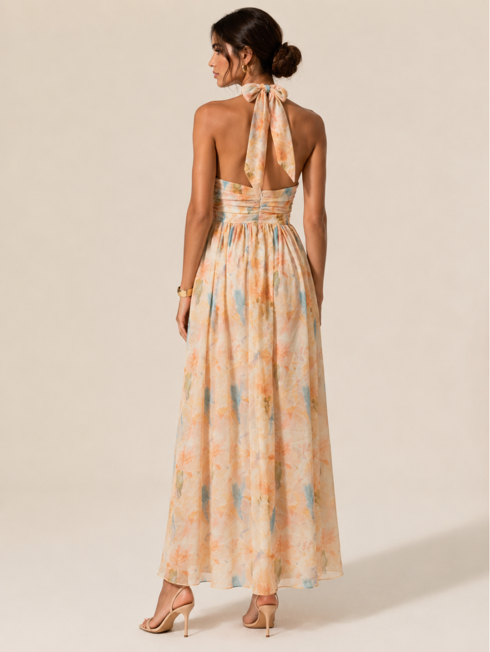 XENIA'S | VESTIDO CON ESCOTE HALTER Y ESTAMPADO DE ACUARELA