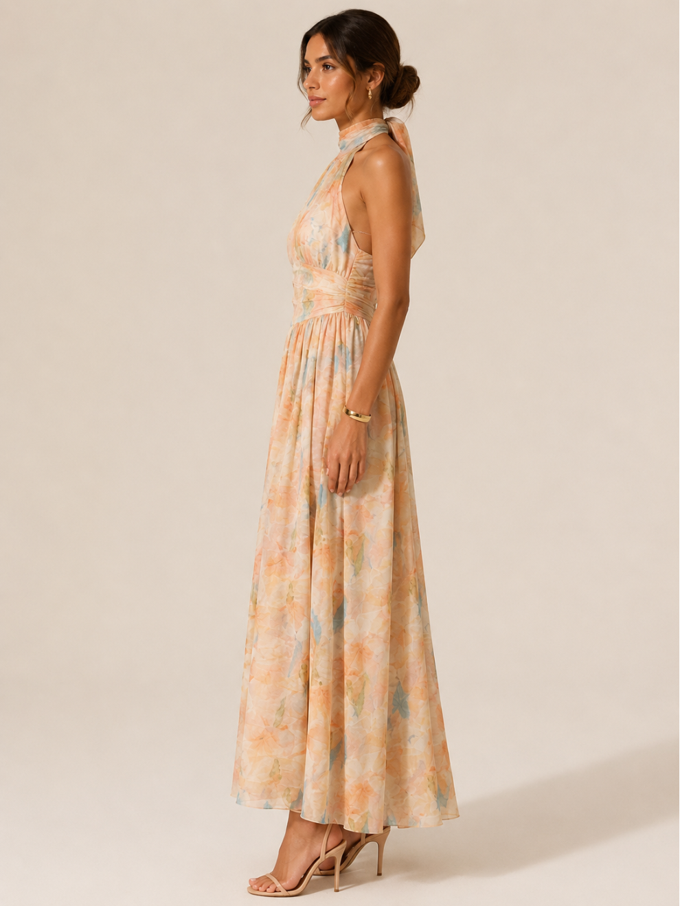 XENIA'S | VESTIDO CON ESCOTE HALTER Y ESTAMPADO DE ACUARELA