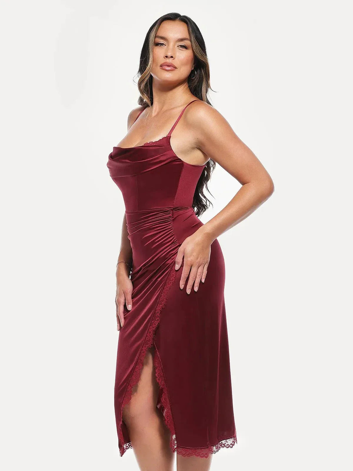 Valentina – Elegante vestido con corsé de encaje